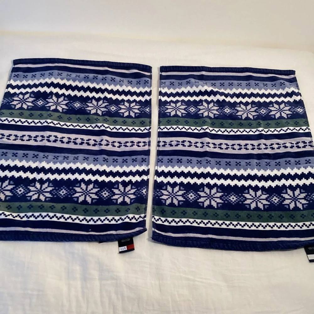 Tommy Hilfiger  Snowflake Patterned hand towels set